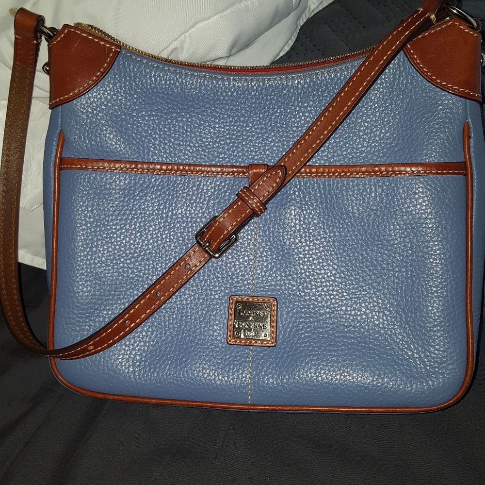 Dooney & Bourke crossbody/shoulder bag